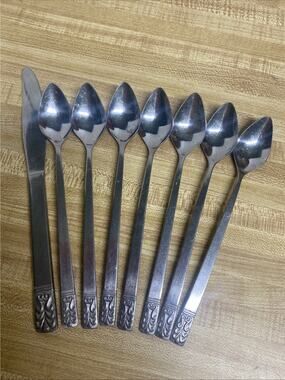 Set Of 8 Flatware Pieces Carlye Cameo Stainless Hong Kong Spoons Knife